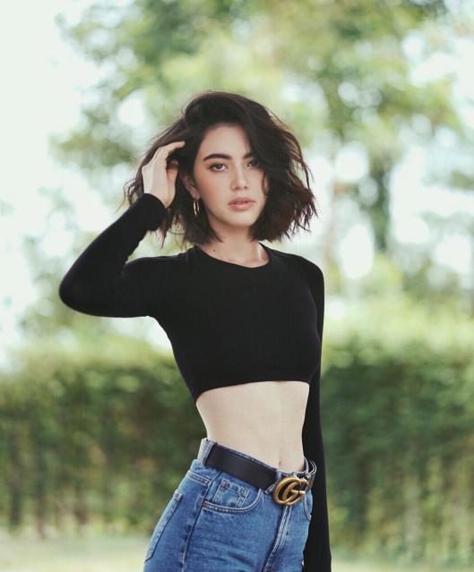 迪丽热巴泰国穿搭,迪丽热巴视频身材