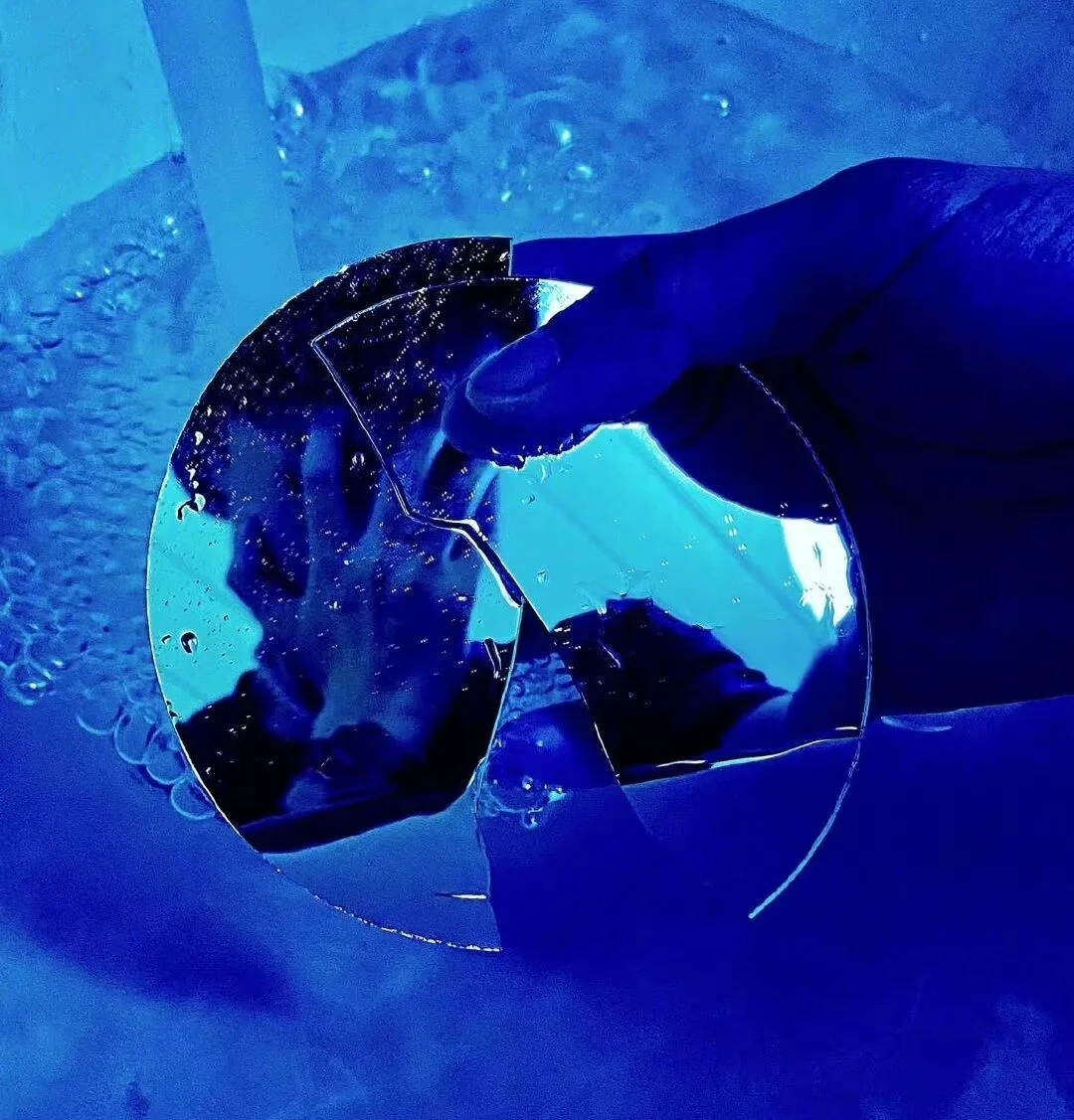 关于冷静的句子经典语录有哪些,一些冷静且充满力量的句子