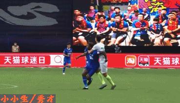 东亚四强赛李玮锋锁喉,李玮锋对日本球员使出锁喉神功