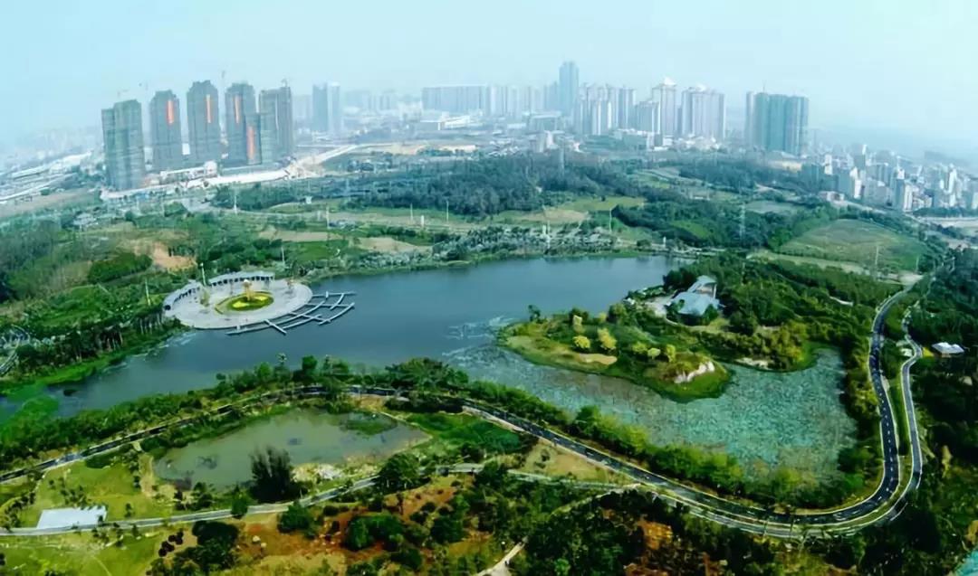 君临世纪的房价为什么那么高,湛江盛和园好还是君临世纪好