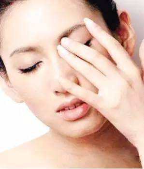 面瘫面肌痉挛区别,面瘫面肌痉挛和神经跳动