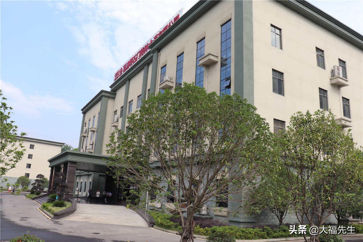 钢铁年代战友重逢,钢铁情怀