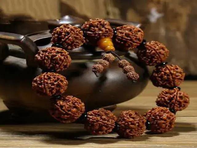 机刷金刚和手刷的颜色对比,机刷的金刚怎么分辨