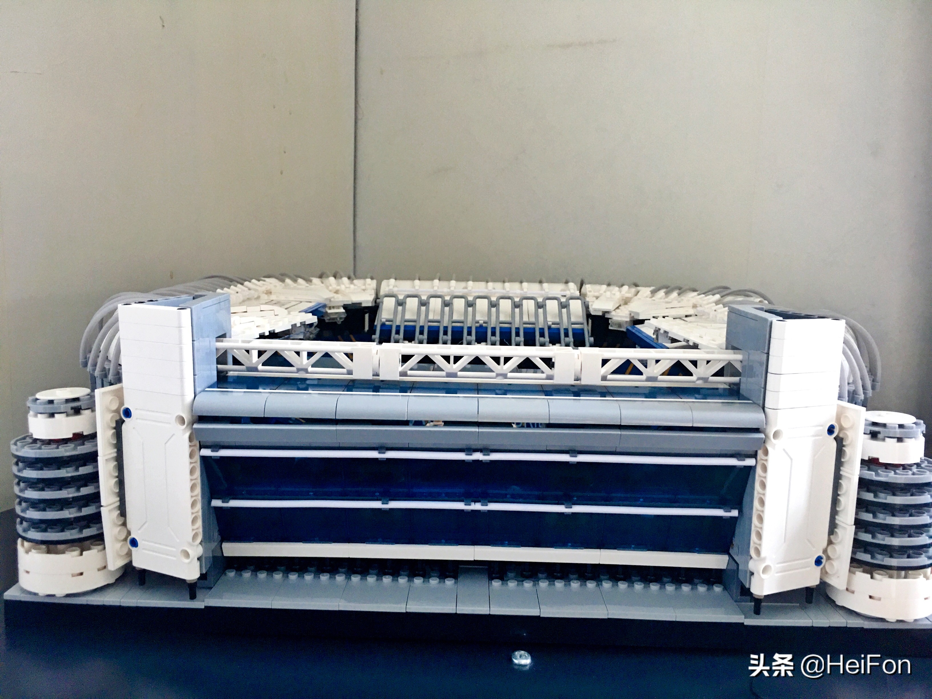 用乐高做足球场,乐高圣地亚哥伯纳乌