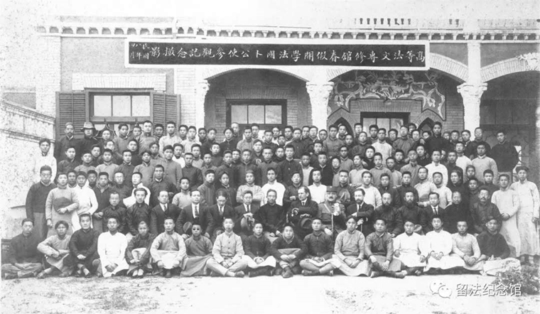 毕业季同学合影,14人一组毕业季照片