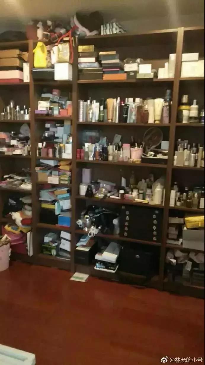 别傻了，你以为她们是真的惨么？