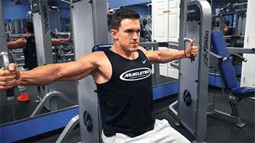 在健身房怎么练出胸肌,朝阳健身房胸肌腹肌训练器械