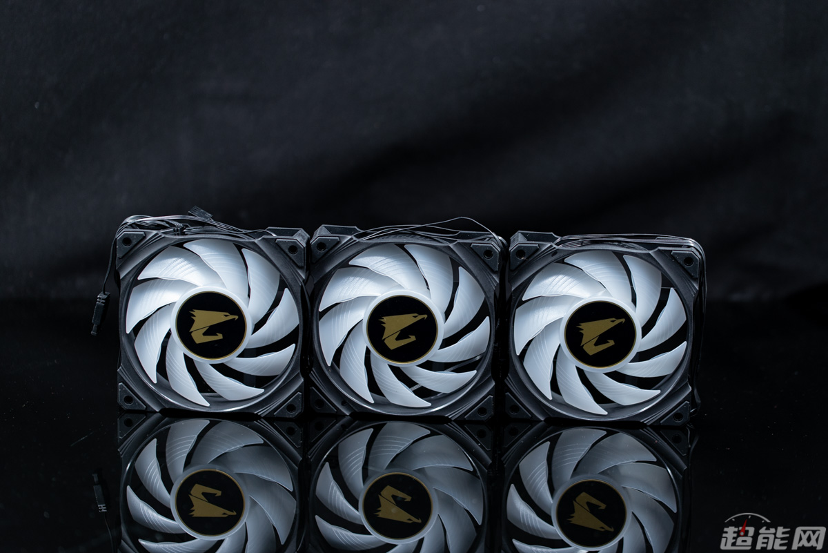 技嘉360水冷对比评测,技嘉水雕360水冷2代和一代的区别