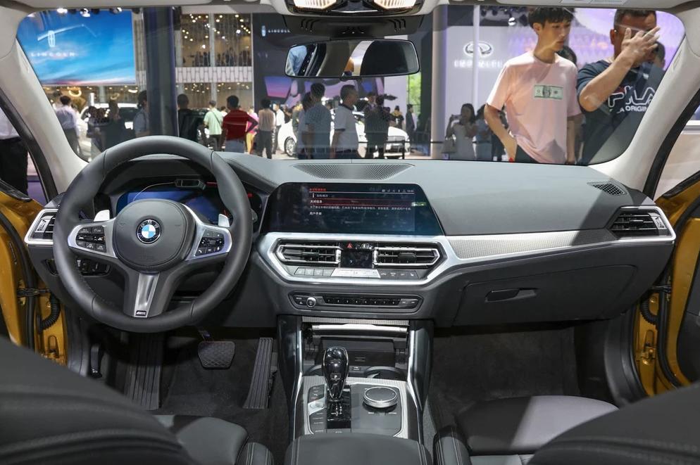 被吹上天的神车为什么卖不动,新款宝马3系正式上市29.99万元起