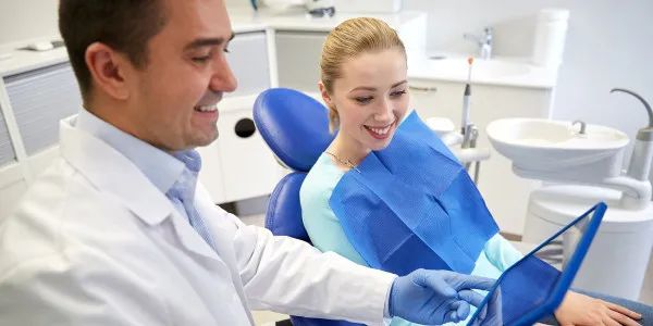 「热搜」知乎热门：在加拿大月薪4-5千，是刚过温饱线的水平？