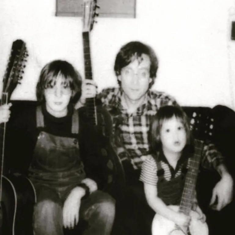 当模特、组乐队、拍电影......这个女孩又美又酷