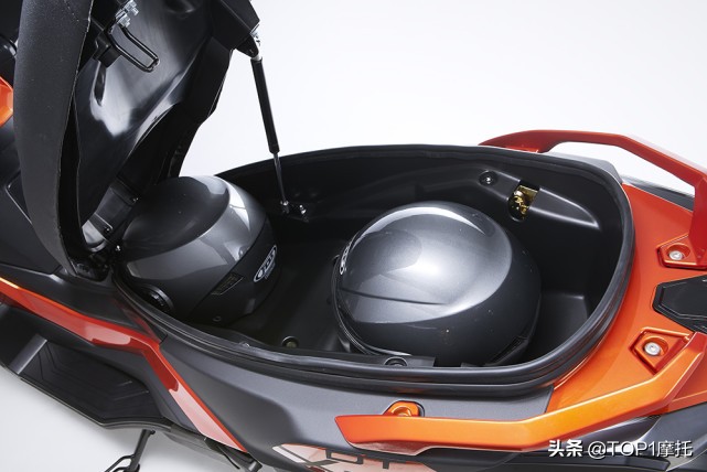 光阳赛艇s250和2023款s350比较哪个好,跨界踏板光阳赛艇250配置
