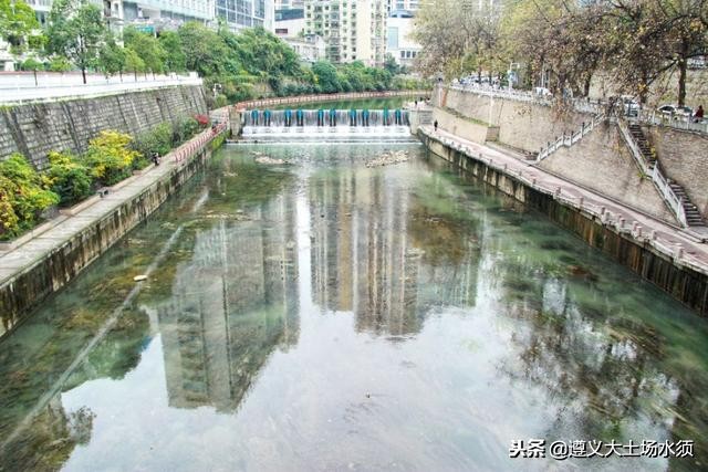 在冬天里看遵义湘江河上的秋色