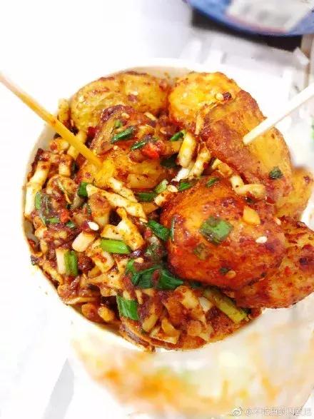 贵州美食折耳根味道,贵州折耳根麻辣味好吃还是烤肉味