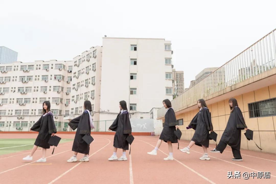 大片来袭！河南各高校凹造型毕业照绝对惊艳到你