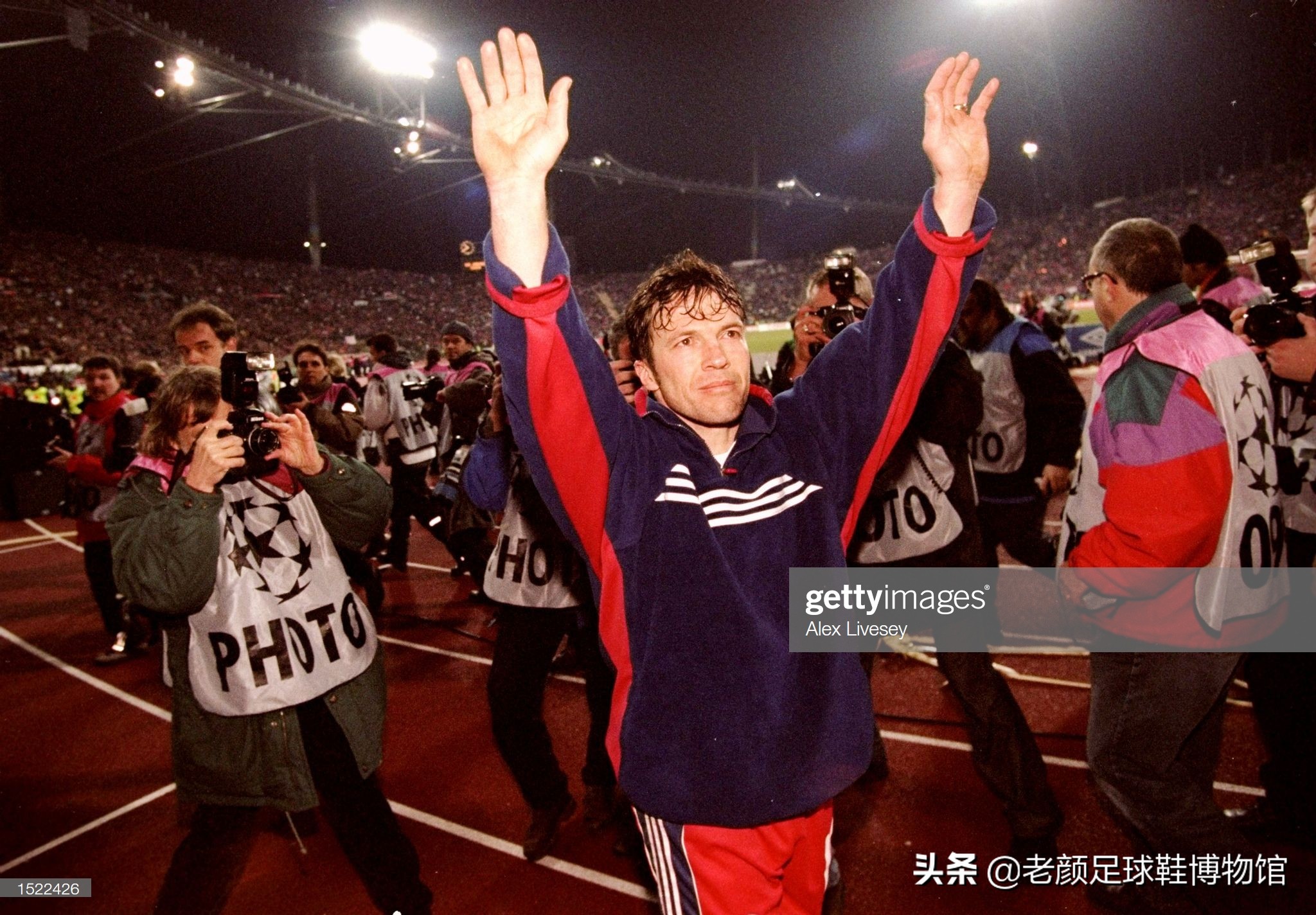 踢五届世界杯娶五个老婆，拜仁大佬39岁双杀皇马后和嫩草女友私奔