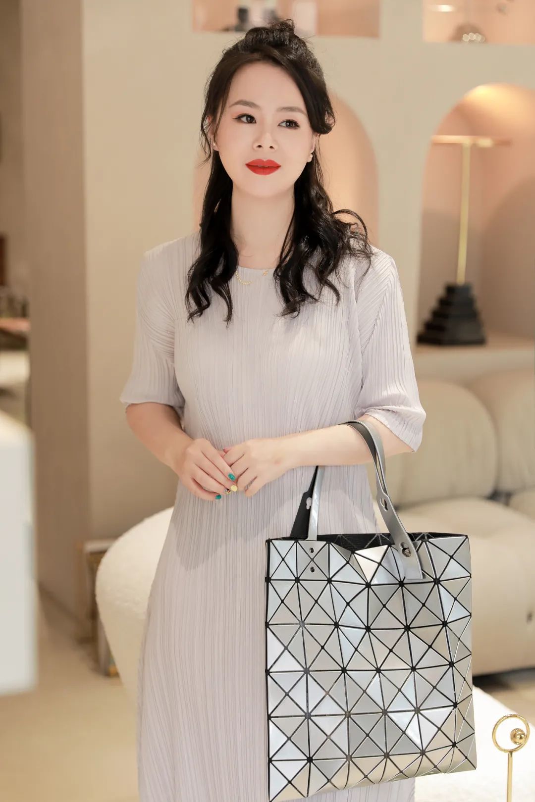 初入职场质感包包推荐,三宅一生包包属于什么档次的包包