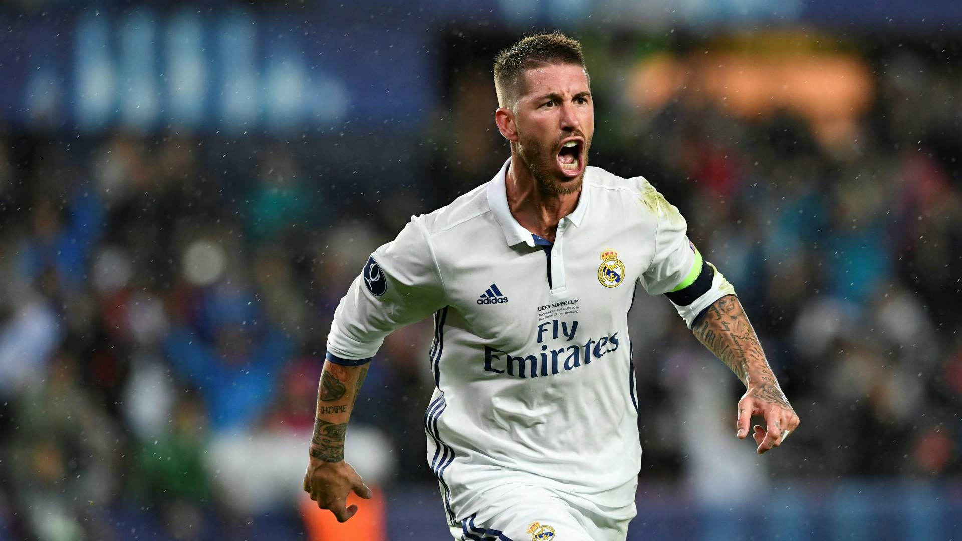 天下足球十佳进球c罗,梅西c罗小罗大罗过人集锦