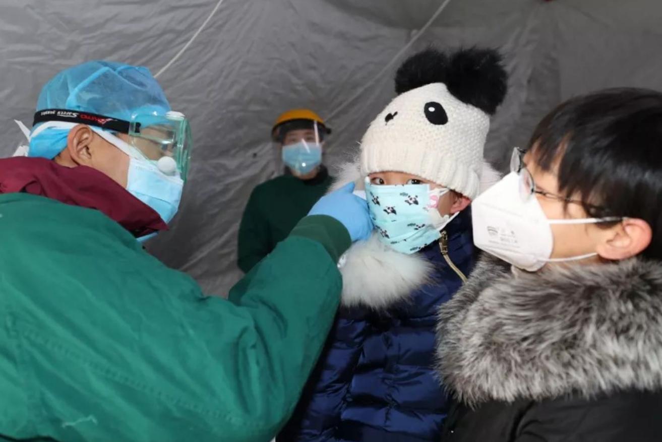 两岁小孩确诊新冠怎么治疗好,两三岁小孩确诊新冠肺炎怎样隔离