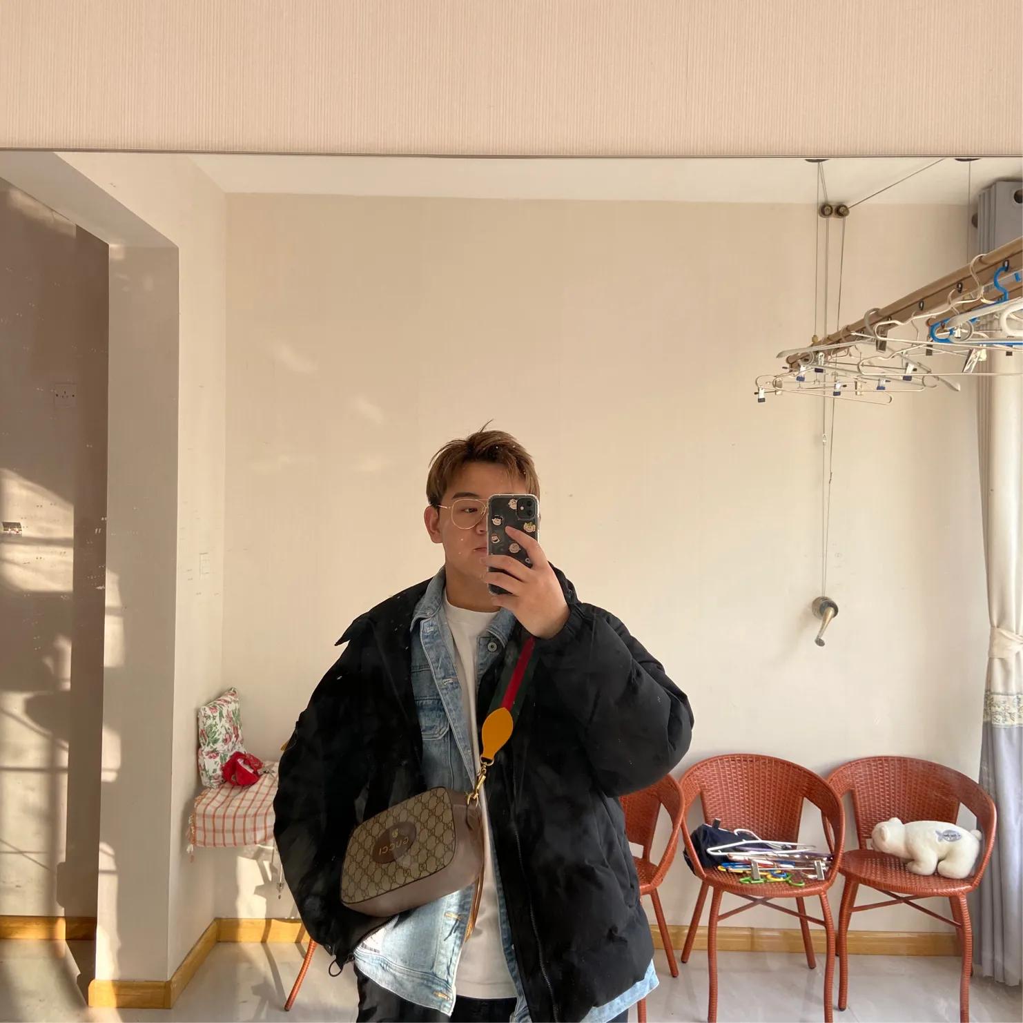 男生必入包袋！古驰虎头包