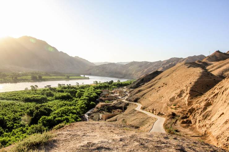 黄河宁夏故事,黄河贺兰山交汇
