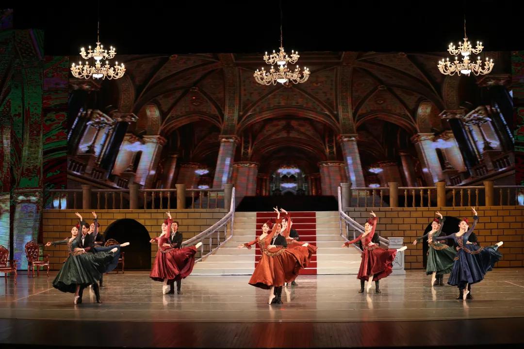 灰姑娘芭蕾舞剧赏析,灰姑娘芭蕾英国皇家舞剧