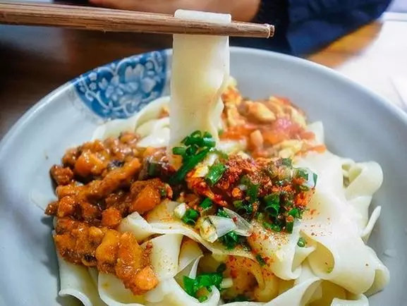 生僻字火到韩国和日本,生僻字外国人唱的完整版