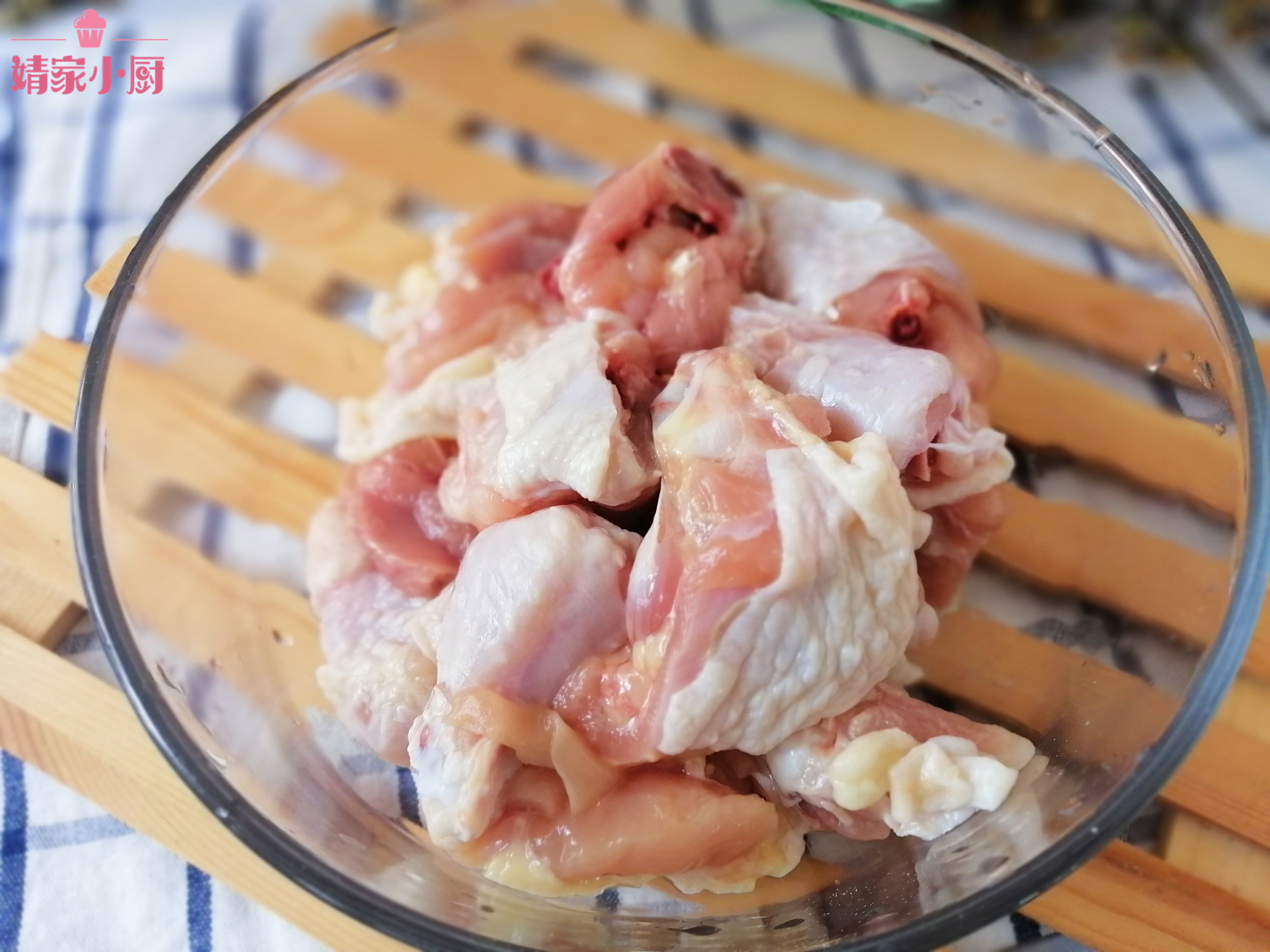 教你在家制作三杯鸡味道鲜美诱人,家常三杯鸡简单做法