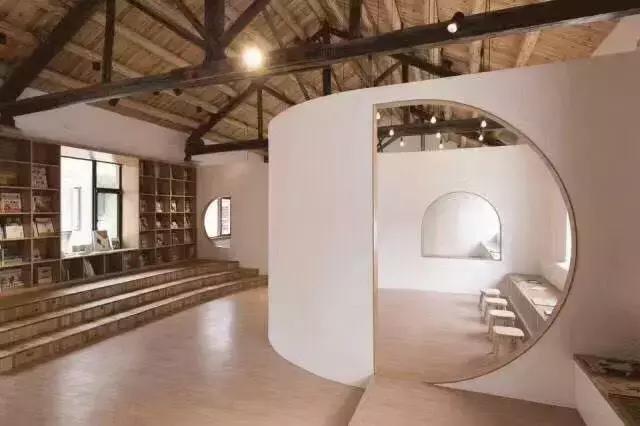 每个人的心中都有瓦尔登湖,每个人心中都有贝加尔湖畔