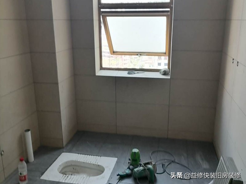 房子两个马桶要不要改一个蹲便器,精装房马桶改蹲便器安装的全过程