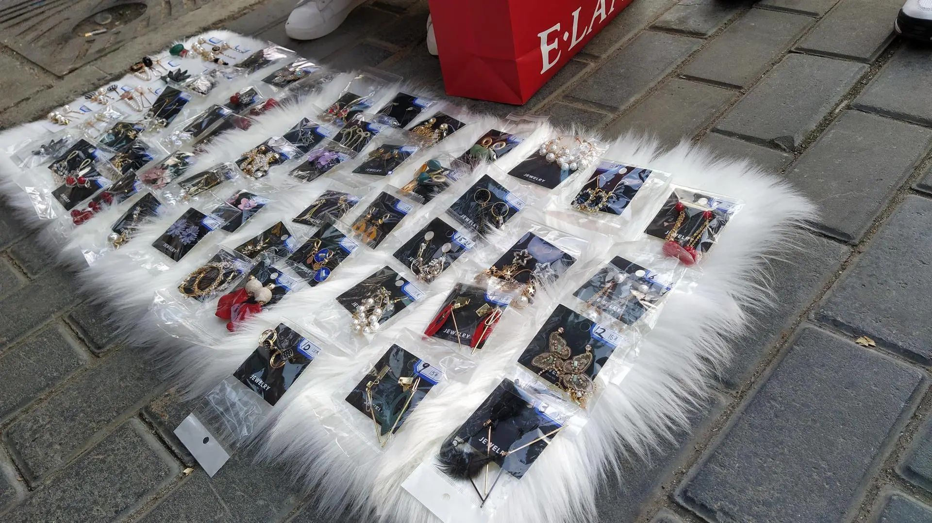 摆摊真的赚钱吗,还愿意去摆摊吗