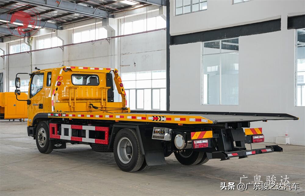 湖北蓝牌清障车厂家多少钱,湖北大型清障车价格多少钱一辆