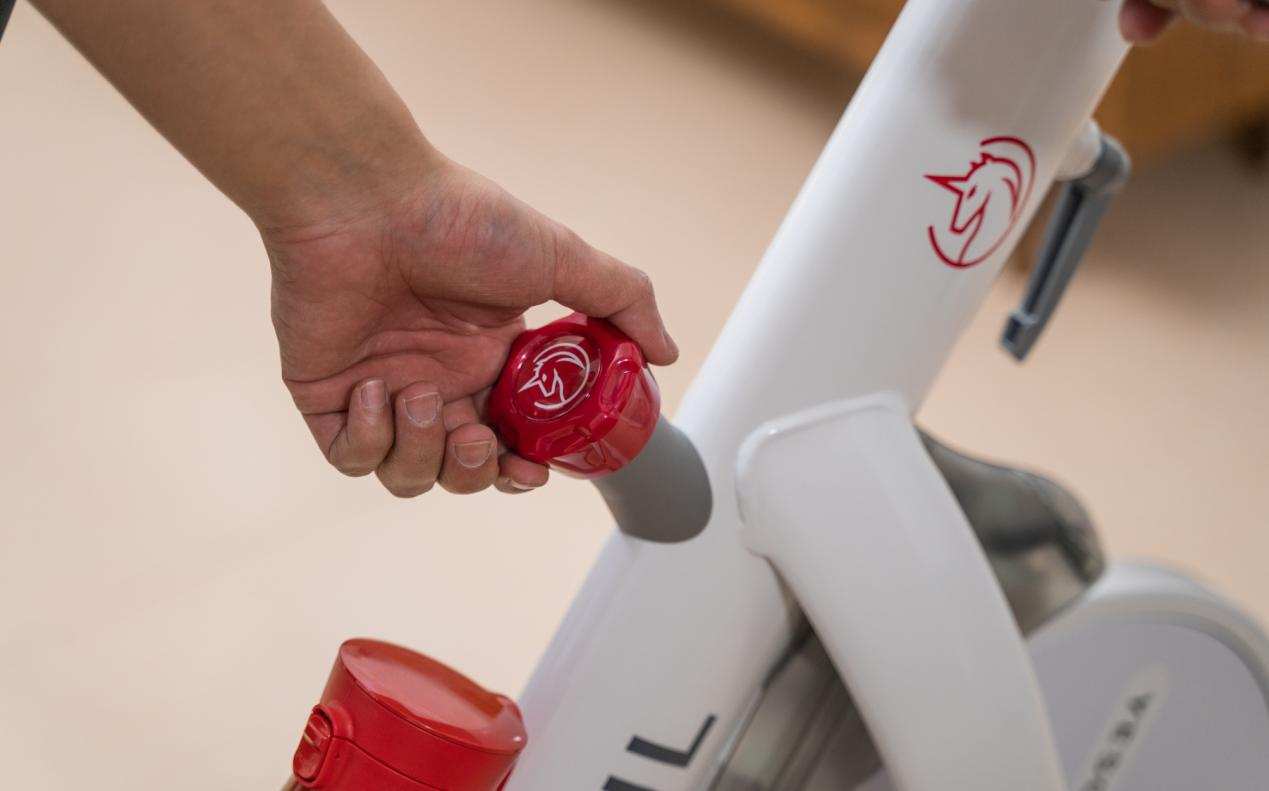 解锁宅家运动的更多乐趣：野小兽动感单车S1体验