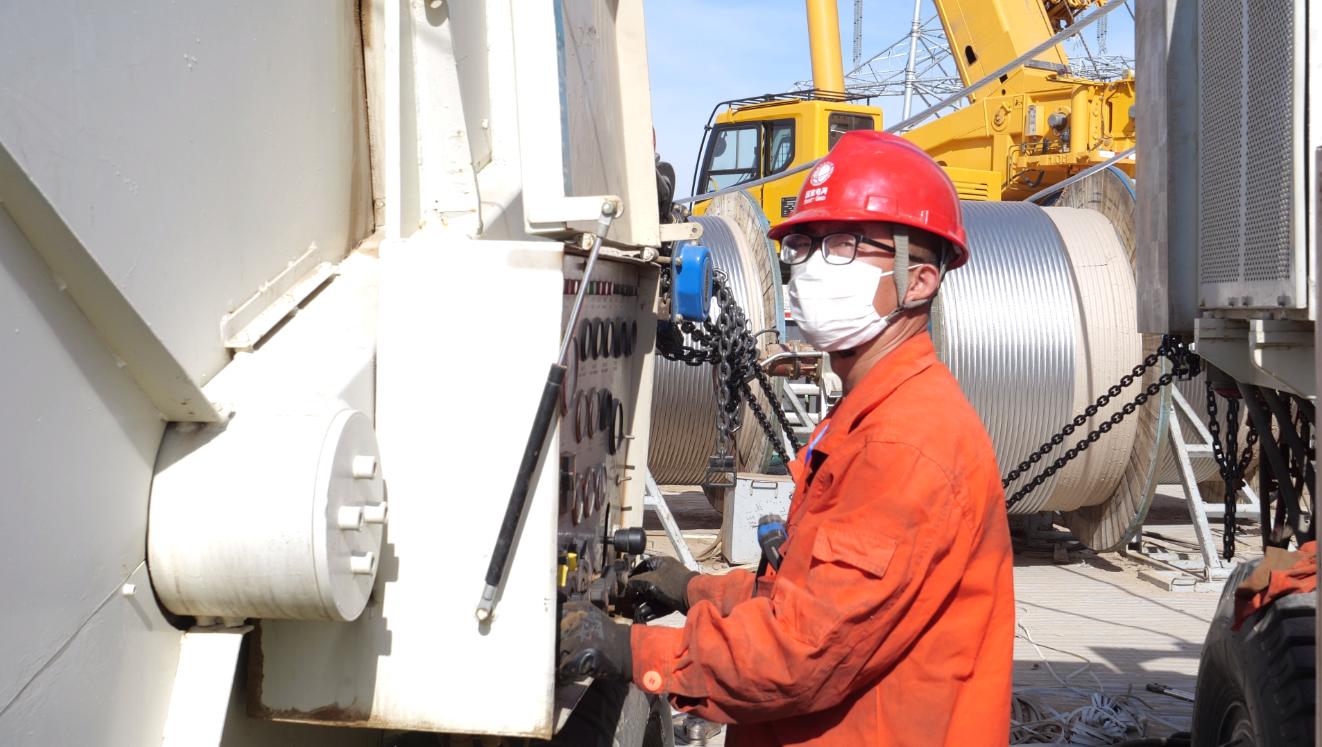 银线飞越黄河奏凯歌——蒙西-晋*特中**高压交流工程跨越黄河侧记