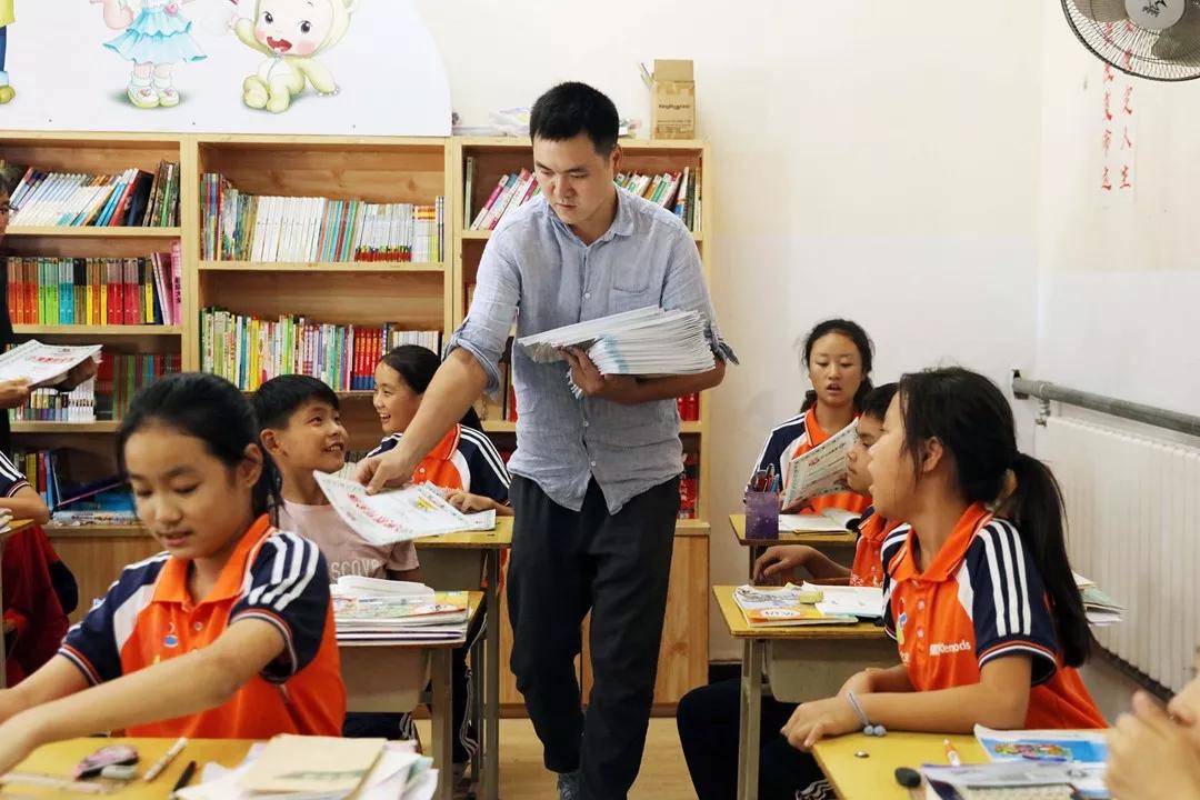 公益行|金星教育捐书助学，帮光爱孩子们圆梦未来