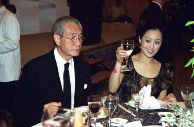 败光2位富豪家产，却遭*夫情**打到住院，被称港版失落园