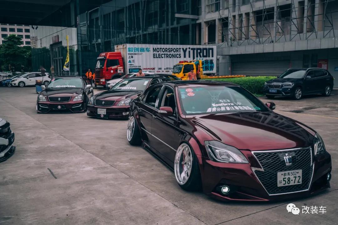 清一色皇冠,清一色豪车