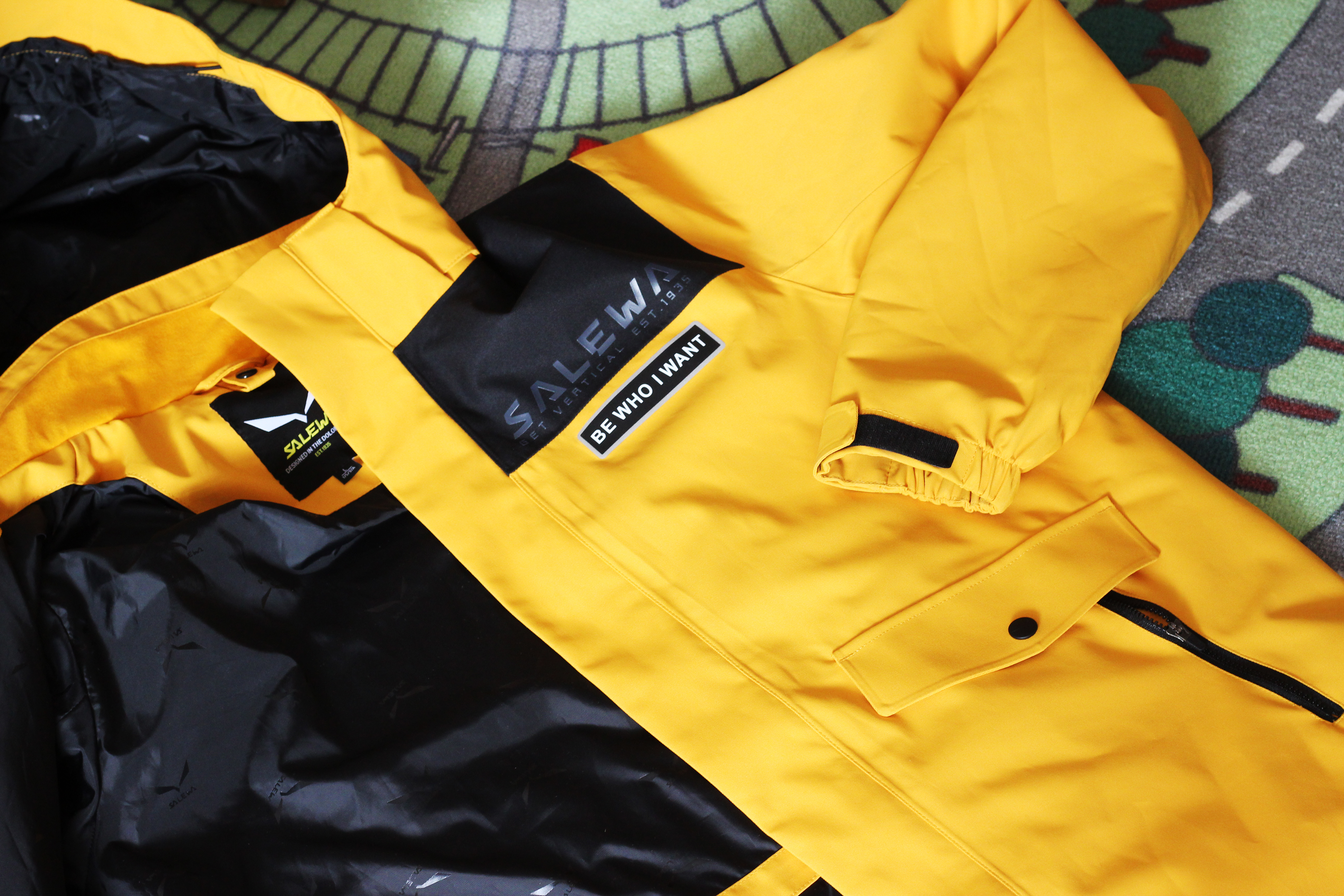 沙乐华冲锋衣高清图片,沙乐华冲锋衣怎么样