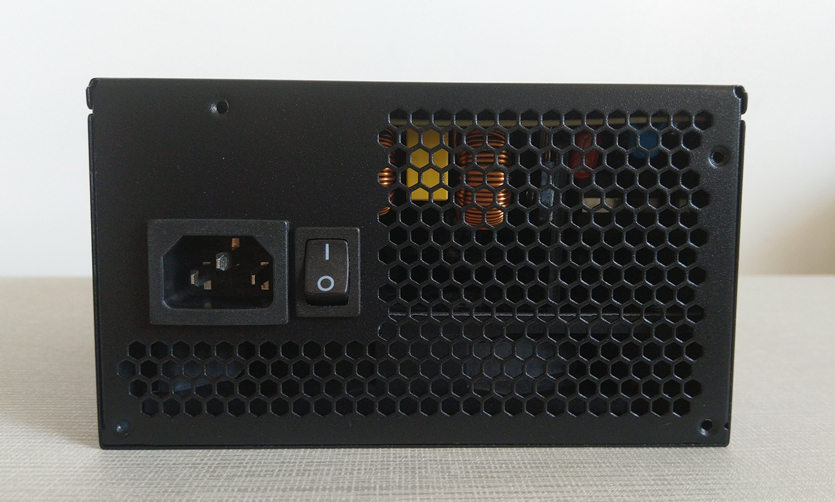 台式机不关电源会费电吗,台式机插电源不开机费电吗