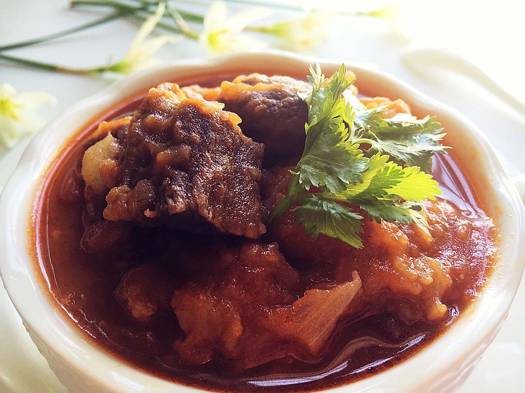 炖牛肉放茶叶步骤,炖牛肉时候放点茶叶