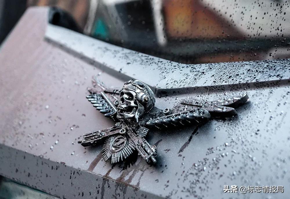 骷髅轰炸机！这应该是世界上最「硬核」的车标了