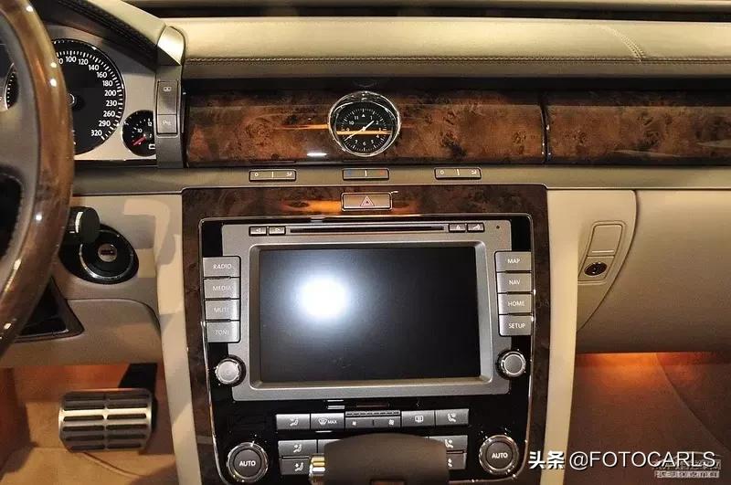 最新款豪华大众辉腾,2015年大众辉腾v84座顶配