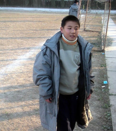 武磊上演“逆天”一幕惊呆全场,武磊重回首发凌空斩破球荒