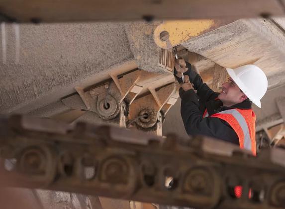 各种吨位挖掘机更换液压油多少升,久保田挖掘机怎样更换液压油