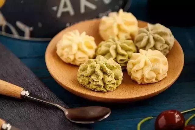 月售10000多盒的超人气饼干,曲奇饼干整箱零食