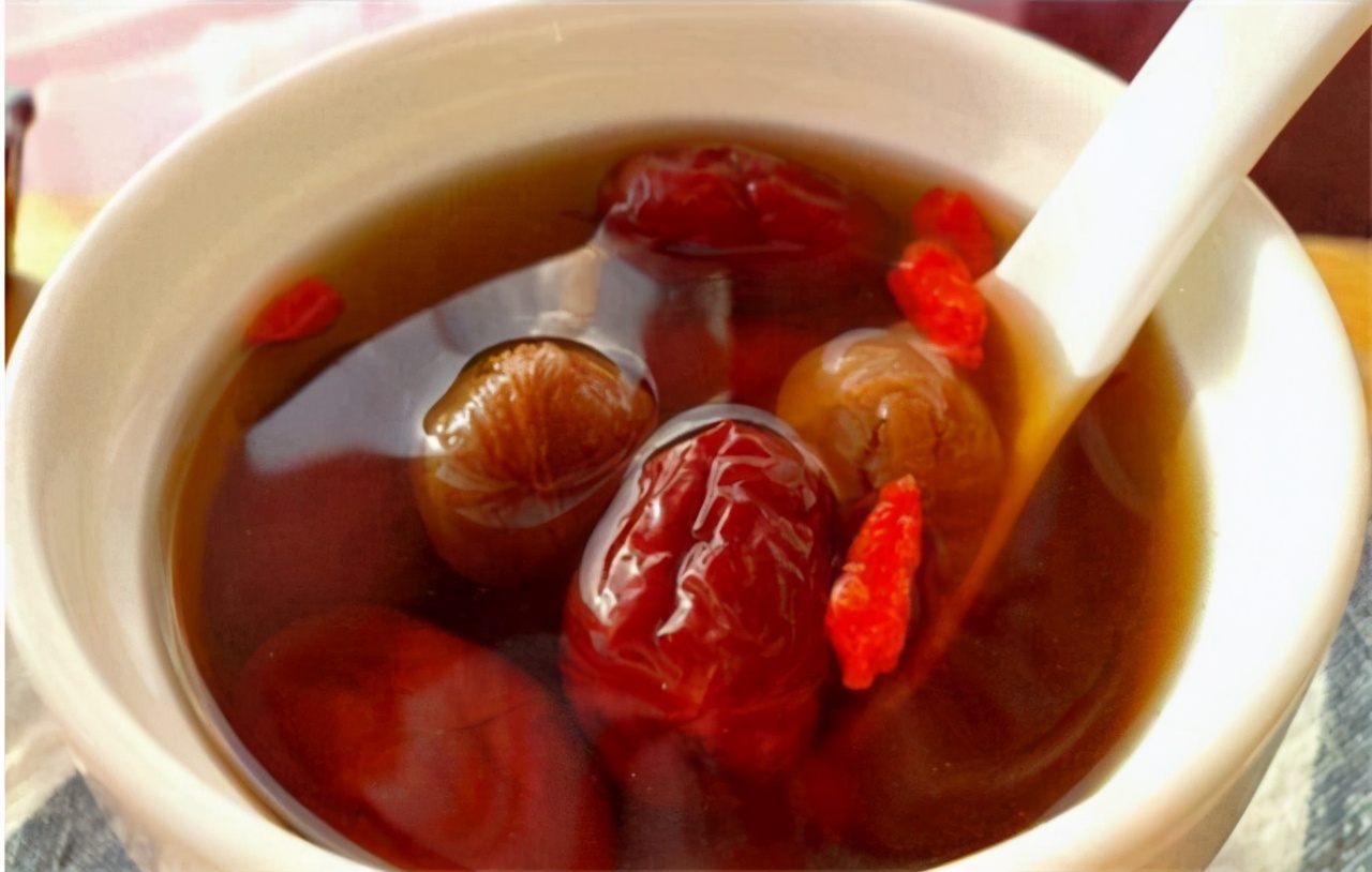 经常整夜失眠心慌气短胸闷怎么办,经常感到胸闷心慌失眠怎么回事