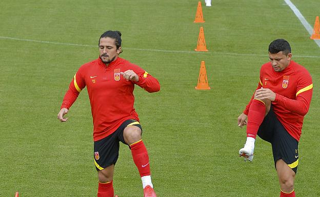 洛国富名牌T恤撞衫郭德纲和王源！单价超四千元，更符合气质