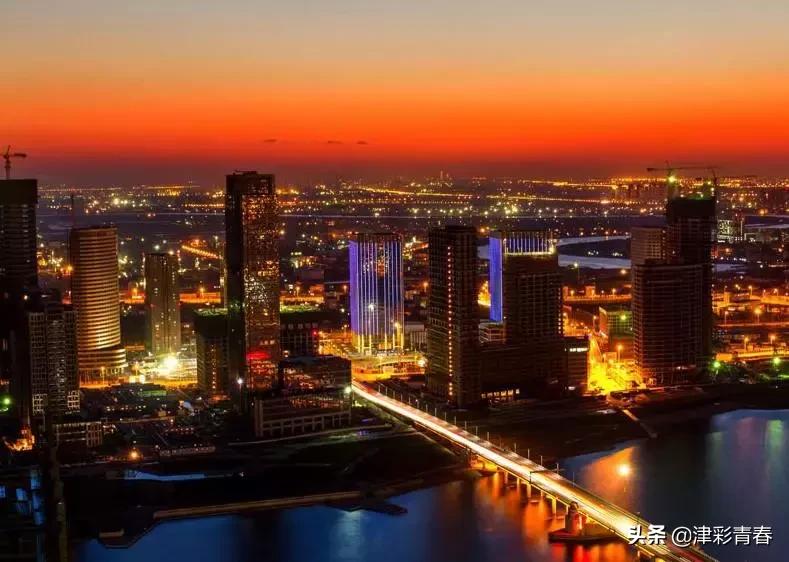 解放桥开启的精彩瞬间,天津解放桥开桥瞬间