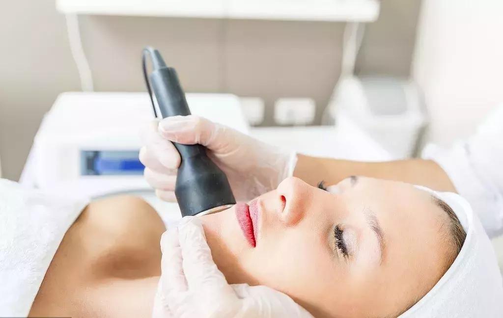 法令纹和泪沟怎么解决,如何解决法令纹塌陷