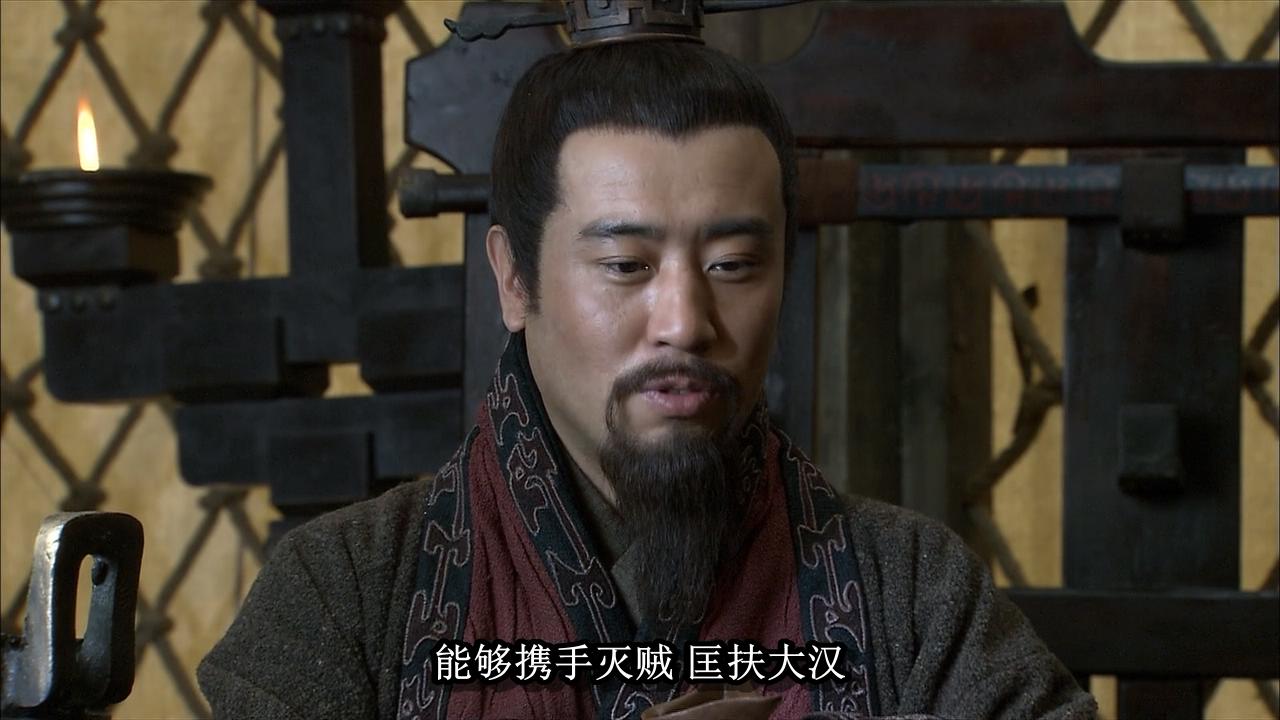 张松在曹操和刘备之间选择,庞统陷害张松迫使刘璋主动决裂